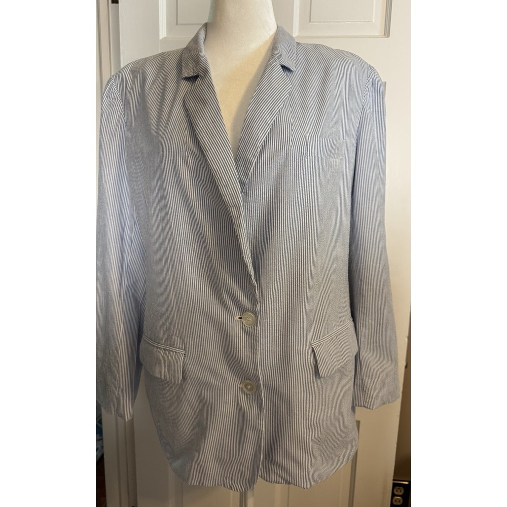 Bergdorf Goodman Vintage Woman's Blazer Size 12 Blue Seersucker Shoulder Pads